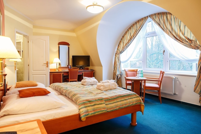 Imagen de la habitación del Hotel Villa Savoy Spa Park. Foto 14