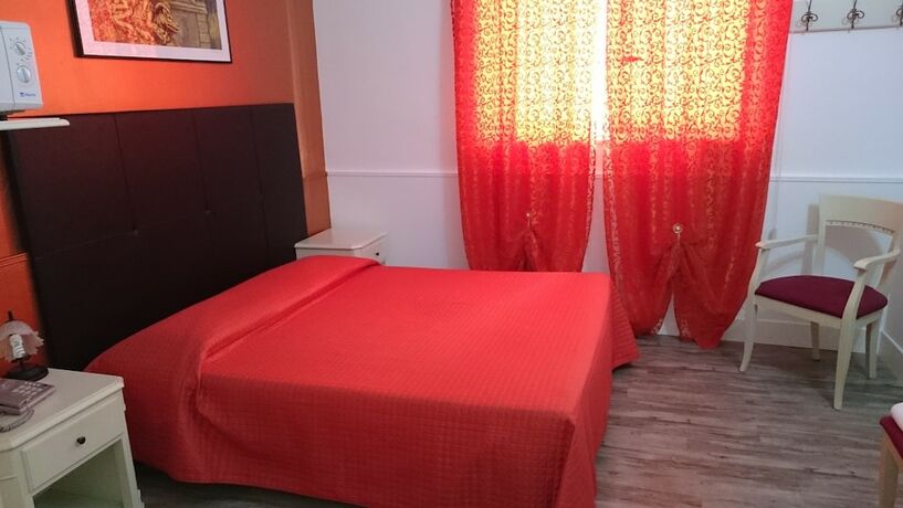 Imagen de la habitación del Hotel Villa Scaduto Residence. Foto 15