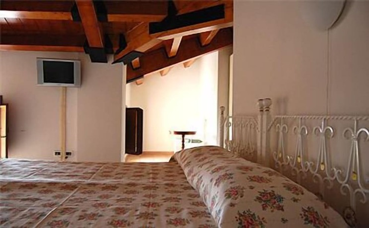 Imagen de la habitación del Hotel Villa Scalabrini. Foto 19