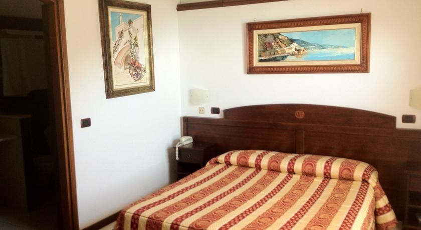 Imagen general del Hotel Villa Scapone. Foto 4