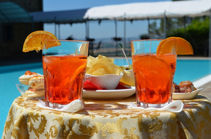 Imagen del bar/restaurante del Hotel Villa Schiatti. Foto 2