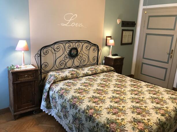 Imagen de la habitación del Hotel Villa Schindler. Foto 16