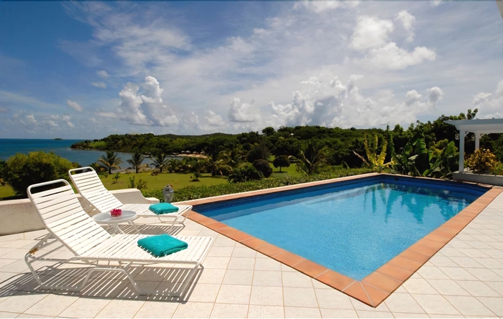 Imagen de la piscina del Hotel Villa Sehil. Foto 18