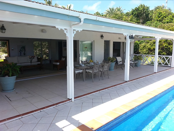 Imagen de la piscina del Hotel Villa Sehil. Foto 19