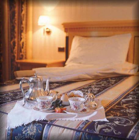 Imagen de la habitación del Hotel Villa Selene. Foto 12