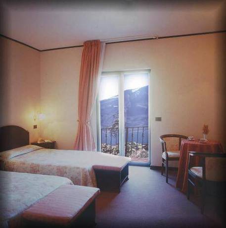 Imagen de la habitación del Hotel Villa Selene. Foto 13