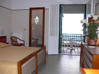 Imagen de la habitación del Hotel Villa Selene. Foto 7