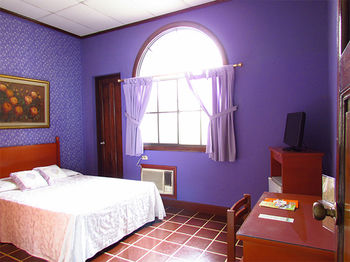 Imagen de la habitación del Hotel Villa Serena Escalón. Foto 3