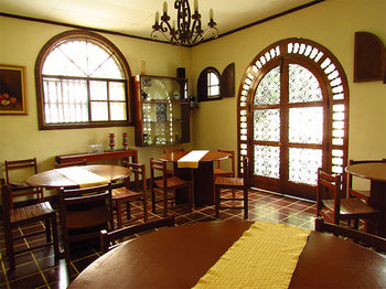 Imagen del bar/restaurante del Hotel Villa Serena Escalón. Foto 2
