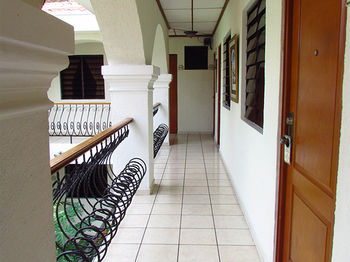 Imagen de los exteriores del Hotel Villa Serena Escalón. Foto 12