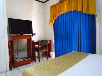 Imagen de la habitación del Hotel Villa Serena San Benito. Foto 8