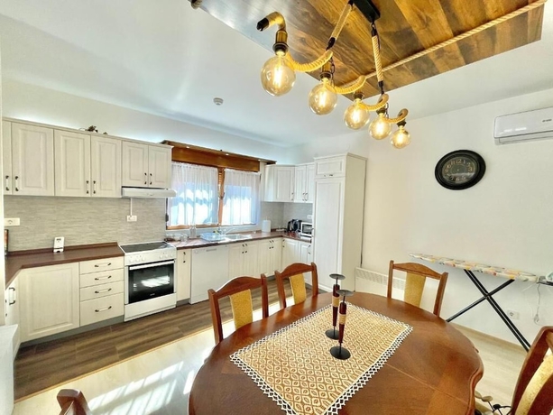 Imagen de la habitación del Hotel Villa Serenity. Foto 8