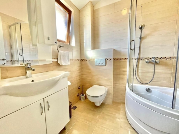 Imagen de la habitación del Hotel Villa Serenity. Foto 18
