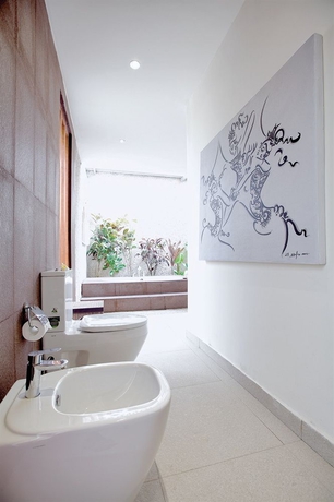 Imagen de la habitación del Hotel Villa Seriska Dua Sanur Bali. Foto 3