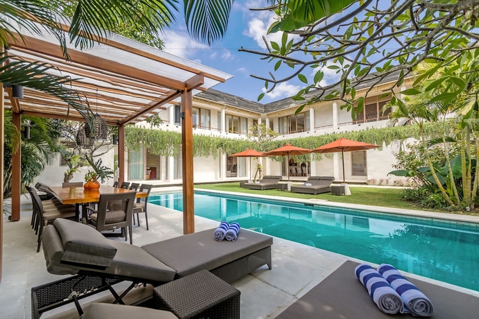 Imagen de la habitación del Hotel Villa Seriska Jimbaran Bali. Foto 5