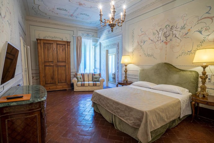 Imagen de la habitación del Hotel Villa Sermolli. Foto 6