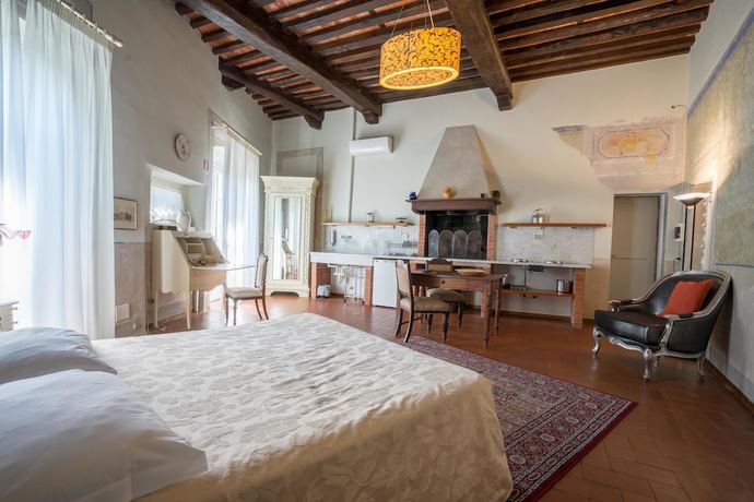 Imagen de la habitación del Hotel Villa Sermolli. Foto 7