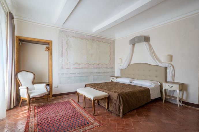 Imagen de la habitación del Hotel Villa Sermolli. Foto 16