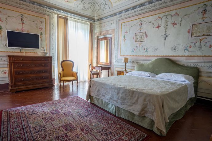 Imagen de la habitación del Hotel Villa Sermolli. Foto 18