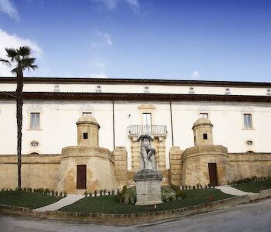 Imagen general del Hotel Villa Sgariglia Resort Campolungo. Foto 8