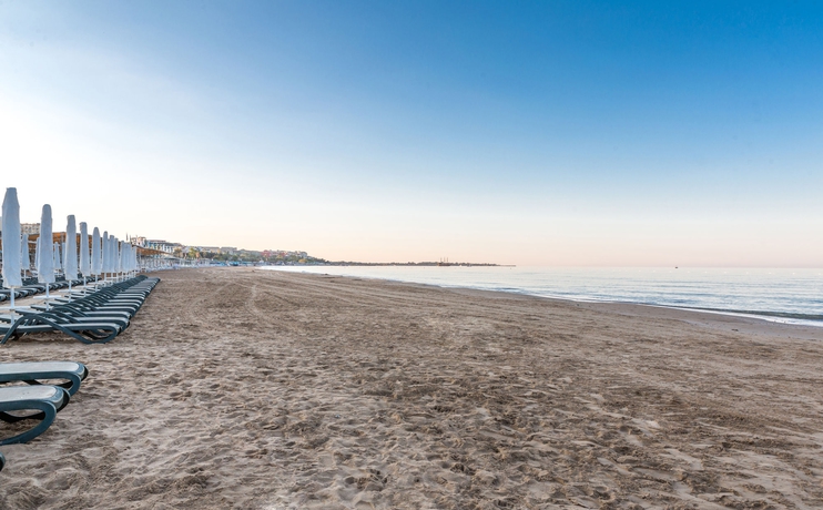 Imagen de los exteriores del Hotel Villa Side Residence. Foto 9