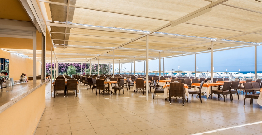 Imagen del bar/restaurante del Hotel Villa Side Residence. Foto 5