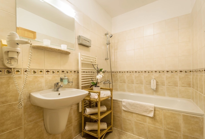 Imagen de la habitación del Hotel Villa Siesta. Foto 15