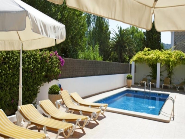 Imagen de la piscina del Hotel Villa Singala. Foto 5