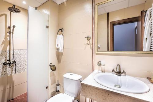 Imagen de la habitación del Hotel Villa Sintica. Foto 10