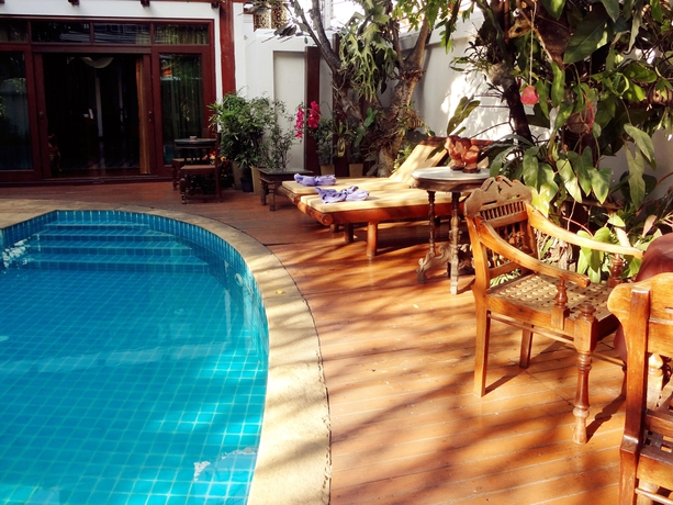 Imagen de la piscina del Hotel Villa Sirilanna. Foto 16