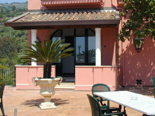 Imagen de los exteriores del Hotel Villa Sirina. Foto 7