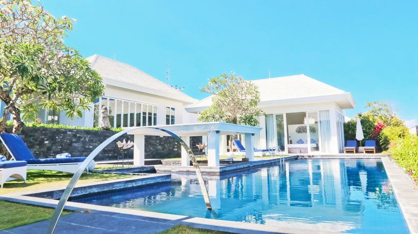 Imagen de la piscina del Hotel Villa Six Karang Kembar. Foto 20