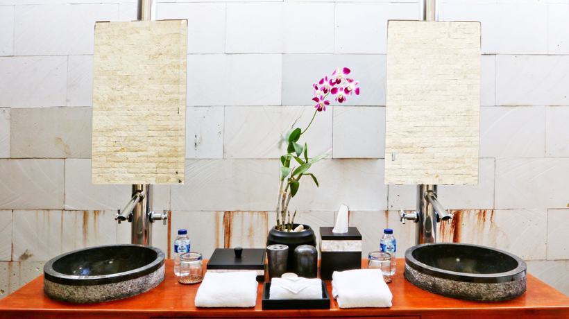 Imagen de la habitación del Hotel Villa Six Karang Kembar. Foto 13