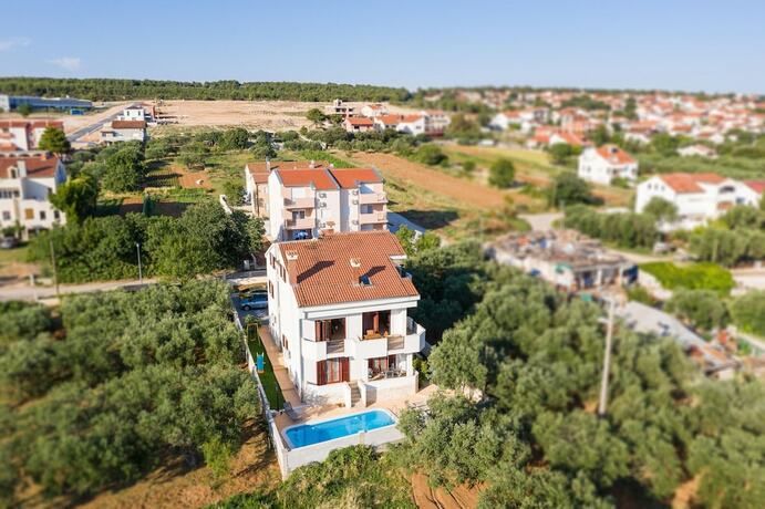 Imagen general del Hotel Villa Slavica in Sveti Filip i Jakov. Foto 2