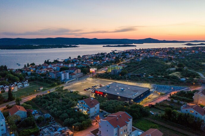 Imagen general del Hotel Villa Slavica in Sveti Filip i Jakov. Foto 3