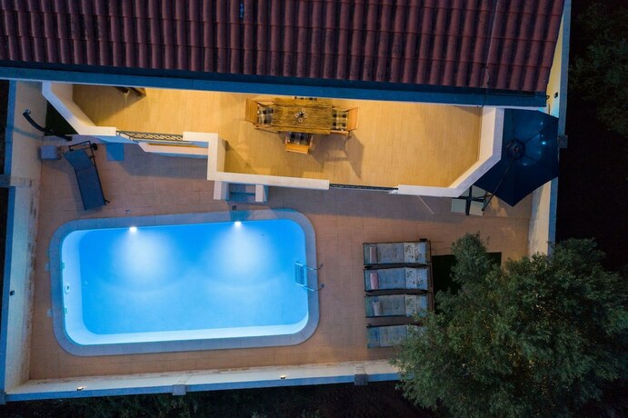 Imagen general del Hotel Villa Slavica in Sveti Filip i Jakov. Foto 9