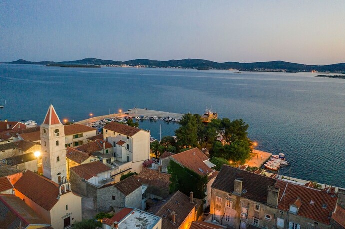 Imagen general del Hotel Villa Slavica in Sveti Filip i Jakov. Foto 10