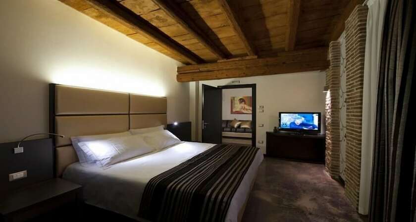 Imagen de la habitación del Hotel Villa Solaris. Foto 11