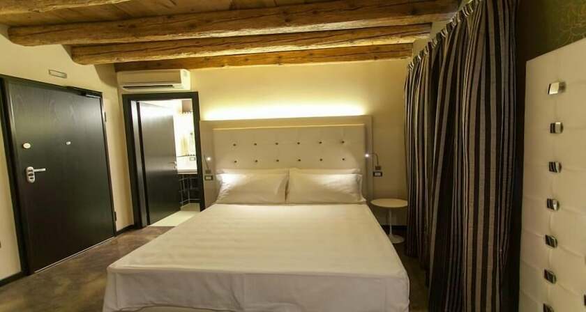 Imagen de la habitación del Hotel Villa Solaris. Foto 14