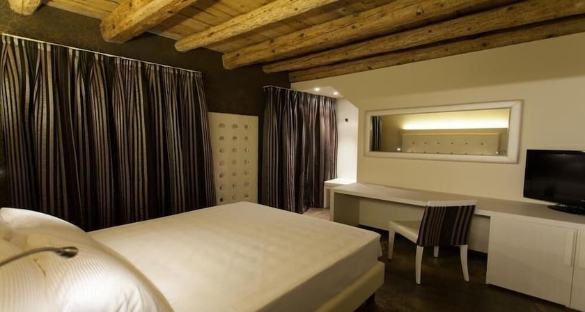 Imagen de la habitación del Hotel Villa Solaris. Foto 17