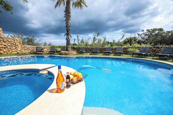 Imagen general del Hotel Villa Soldanis 6 Bedroom Villa With Private Pool. Foto 8