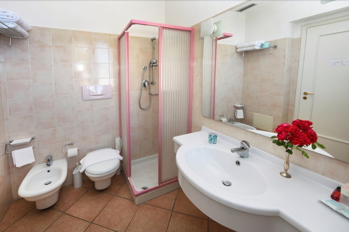 Imagen de la habitación del Hotel Villa Sonia. Foto 9