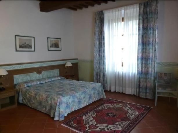 Imagen de la habitación del Hotel Villa Sonnino. Foto 10