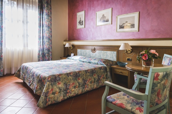 Imagen de la habitación del Hotel Villa Sonnino. Foto 12