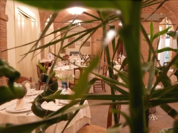 Imagen del bar/restaurante del Hotel Villa Sonnino. Foto 4