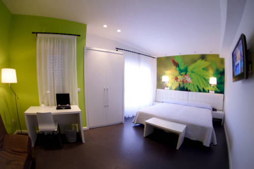 Imagen de la habitación del Hotel Villa Sonsierra. Foto 5