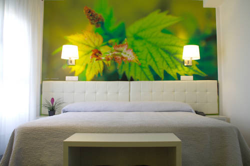 Imagen de la habitación del Hotel Villa Sonsierra. Foto 7