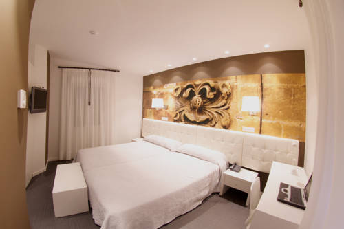 Imagen de la habitación del Hotel Villa Sonsierra. Foto 11