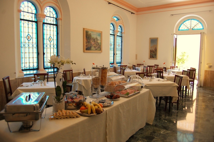 Imagen del bar/restaurante del Hotel Villa Sophia, San Remo. Foto 6