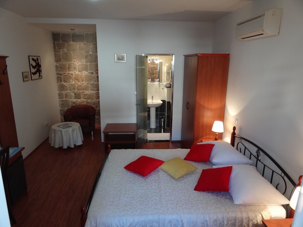 Imagen de la habitación del Hotel Villa Spaladium. Foto 14